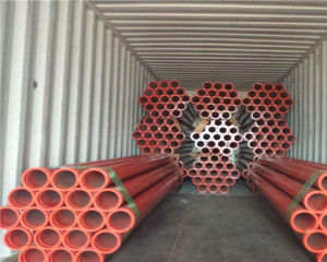 泵车泵管等待装车